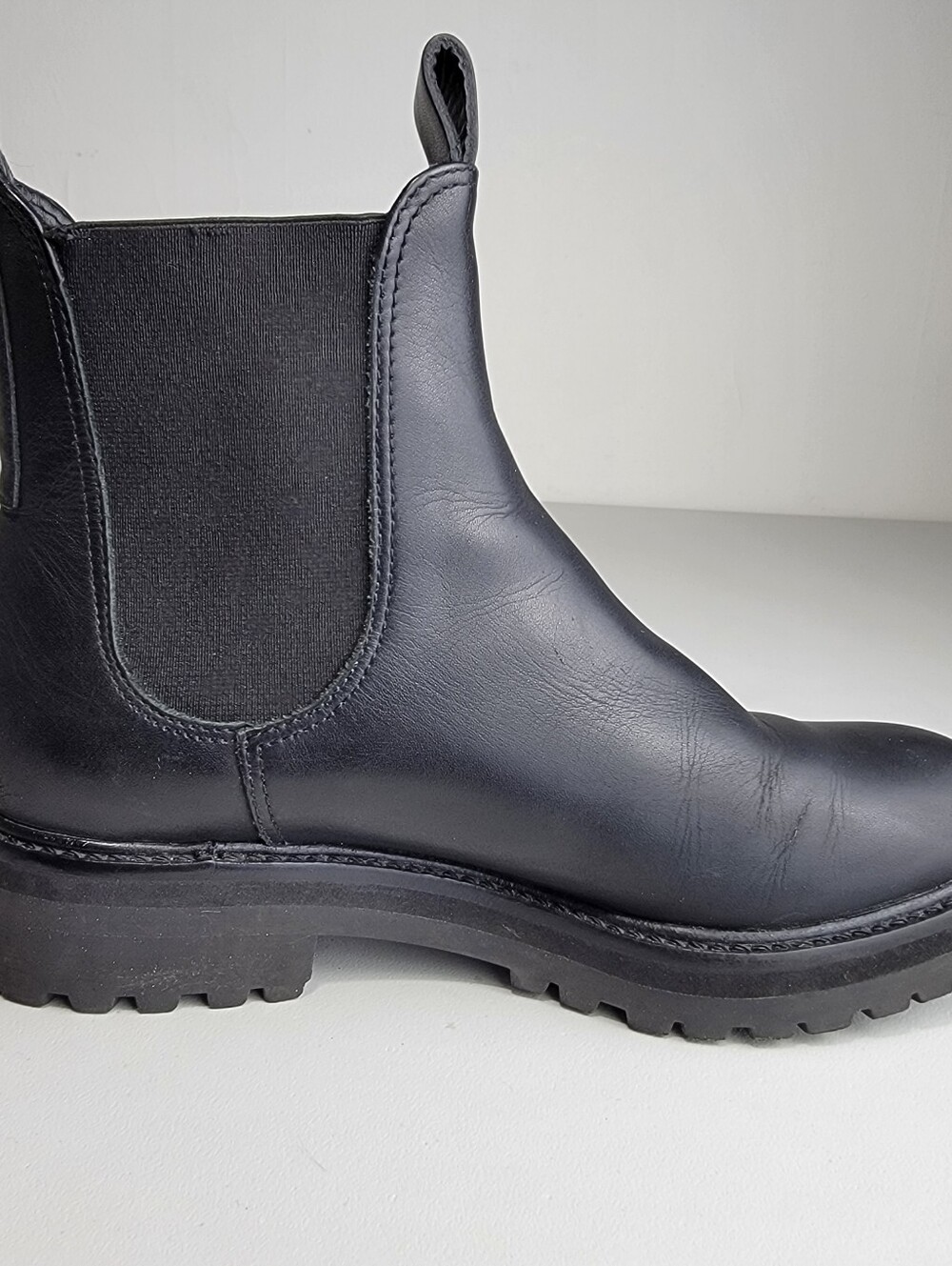 Everlane "The Lug" Sole Chelsea Boots Size 8 Black Leather Ankle Booties 90s Y2K - Picture 7 of 16